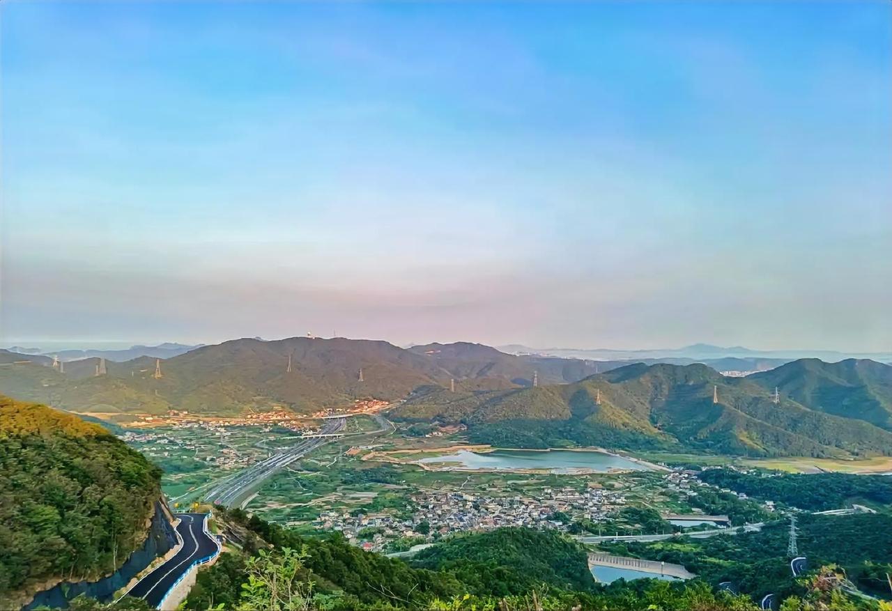 舟山解放背后的隐秘：保密局特务黎晴（林晴）的情报贡献
 
在舟山解放的历史进程中