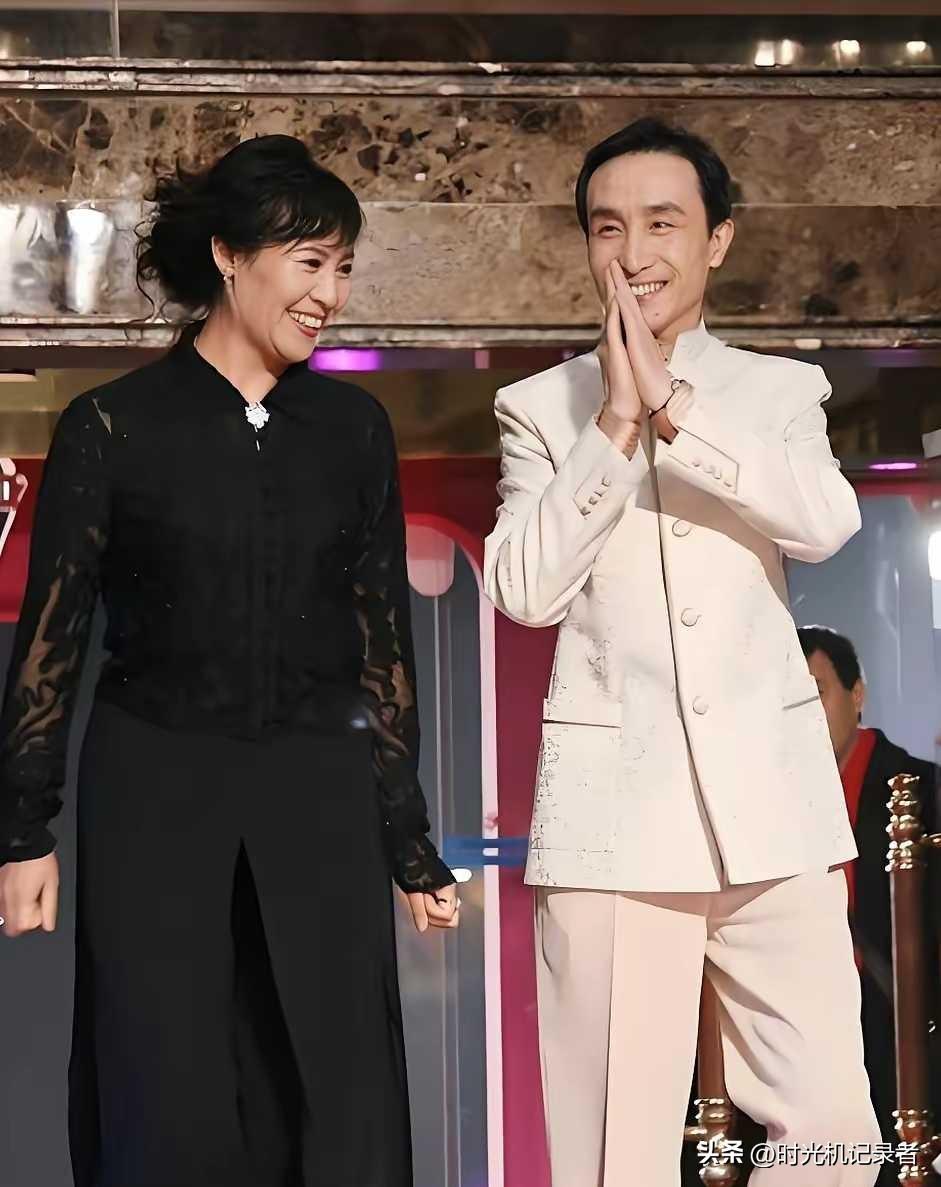 巩汉林和金珠真是小品喜剧里口碑最好的艺人，两口子就是职业搭档，1979年两人在沈