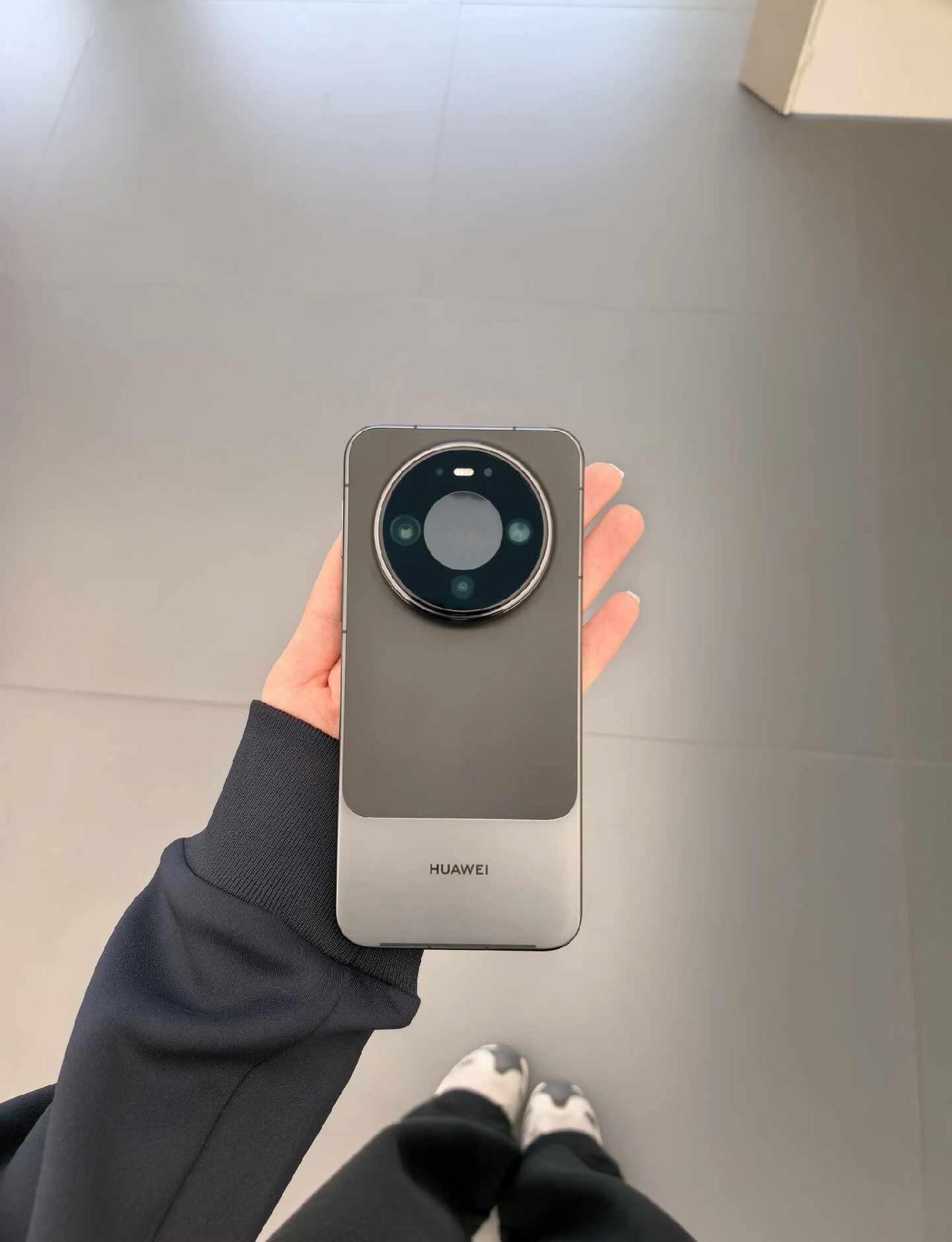 谁懂啊 真的太有质感了
华为Mate90