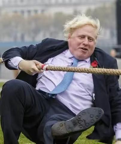 鲍里斯·约翰逊:永远乱蓬蓬的头发，和家里的9个娃！

在英国政坛，前首相鲍里斯·