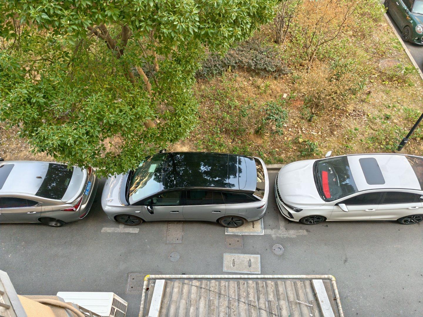 要锻炼自己的停车技术其实很简单，就是晚上的时候去那种老破小的小区，找停车位去停，