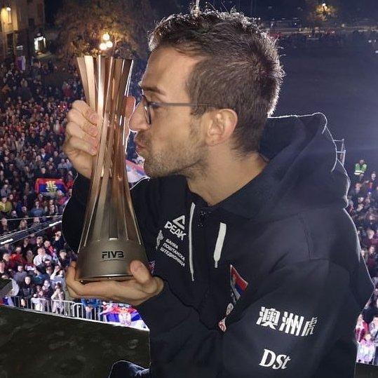 女排[超话]2025女排世锦赛 桑塔雷利:上一届🏆塞尔维亚🇷🇸这一届？土耳