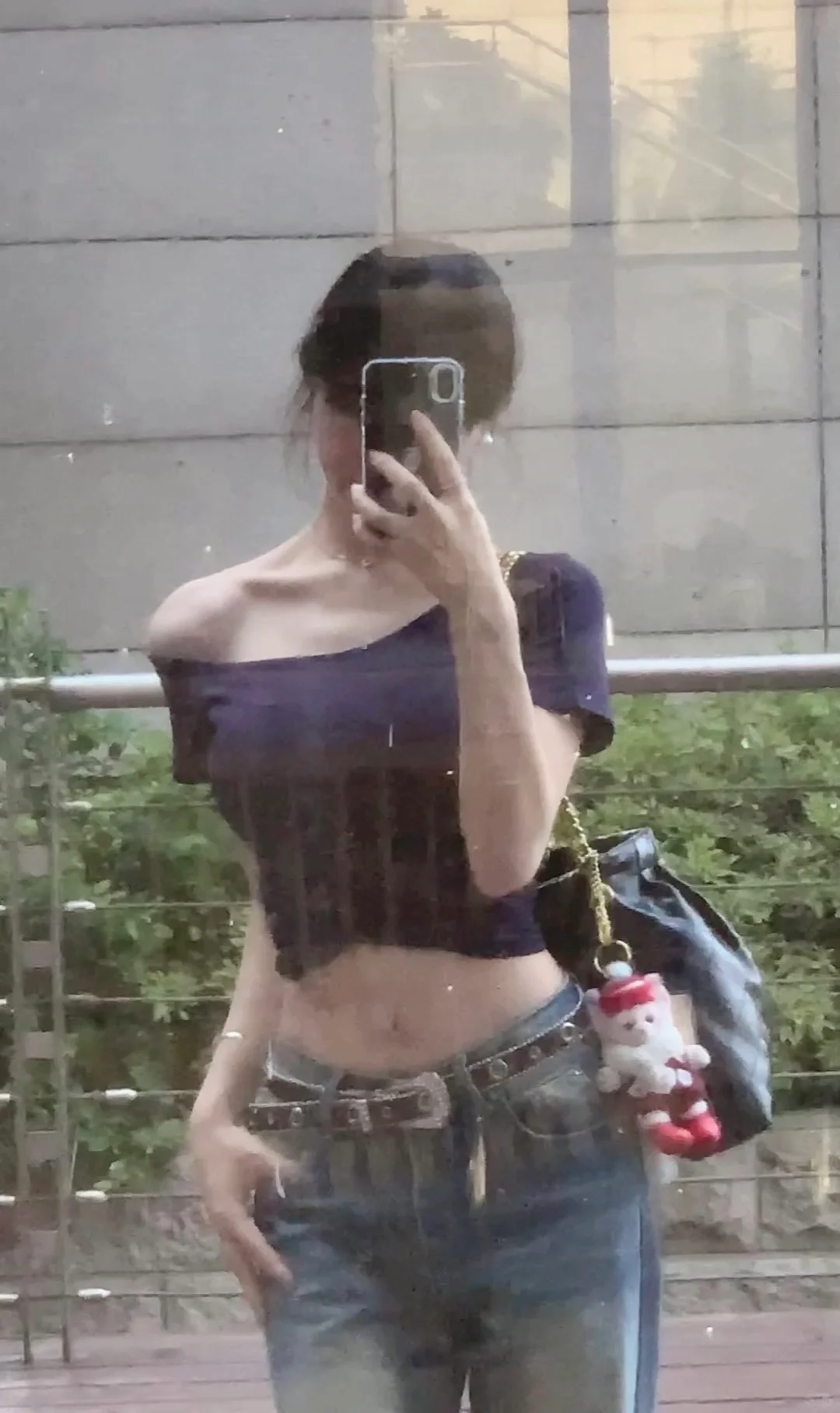 愿意陪你吃苦这种鬼话我说不出来