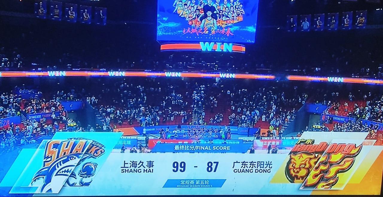 上海99-87毫无悬念战胜广东，不得不说目前广东队跟超强球队差距还是很明显的，这