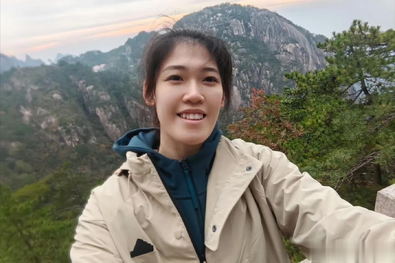 妹妹你终于营业了[比心]今天早上和妈妈去看黄山的日出：