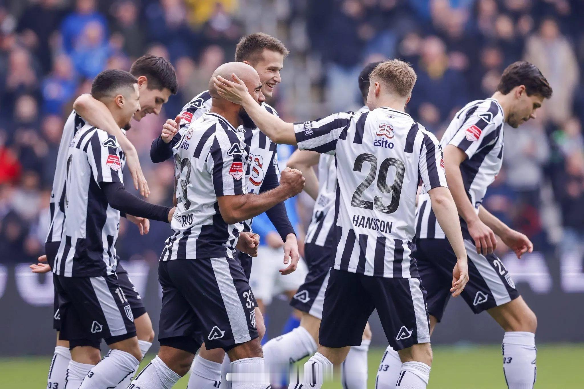 002伯明翰vs沃特福德个人看法：这已经是第18轮了，确实不能给伯明翰当成升班马