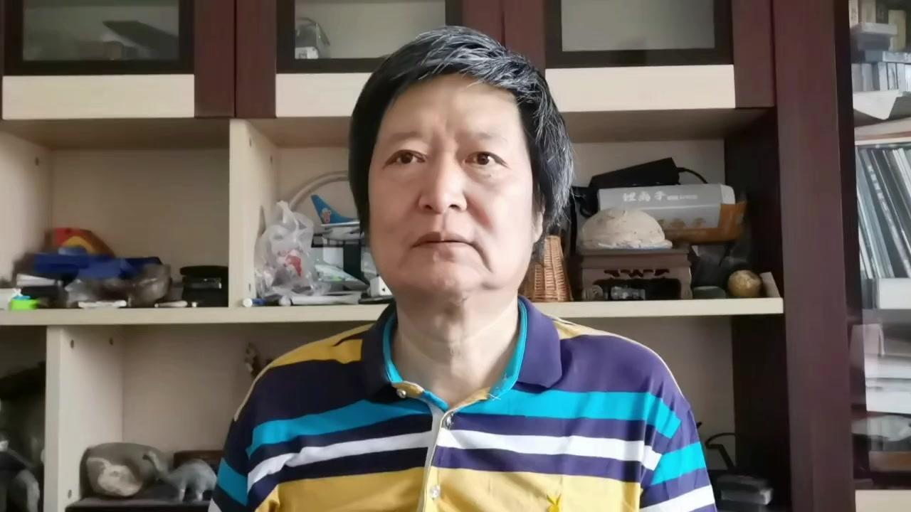 多年前，郧阳青龙山腰发现了大量球形的石疙瘩，当时人们都不认识，最初用于垫路砌墙。