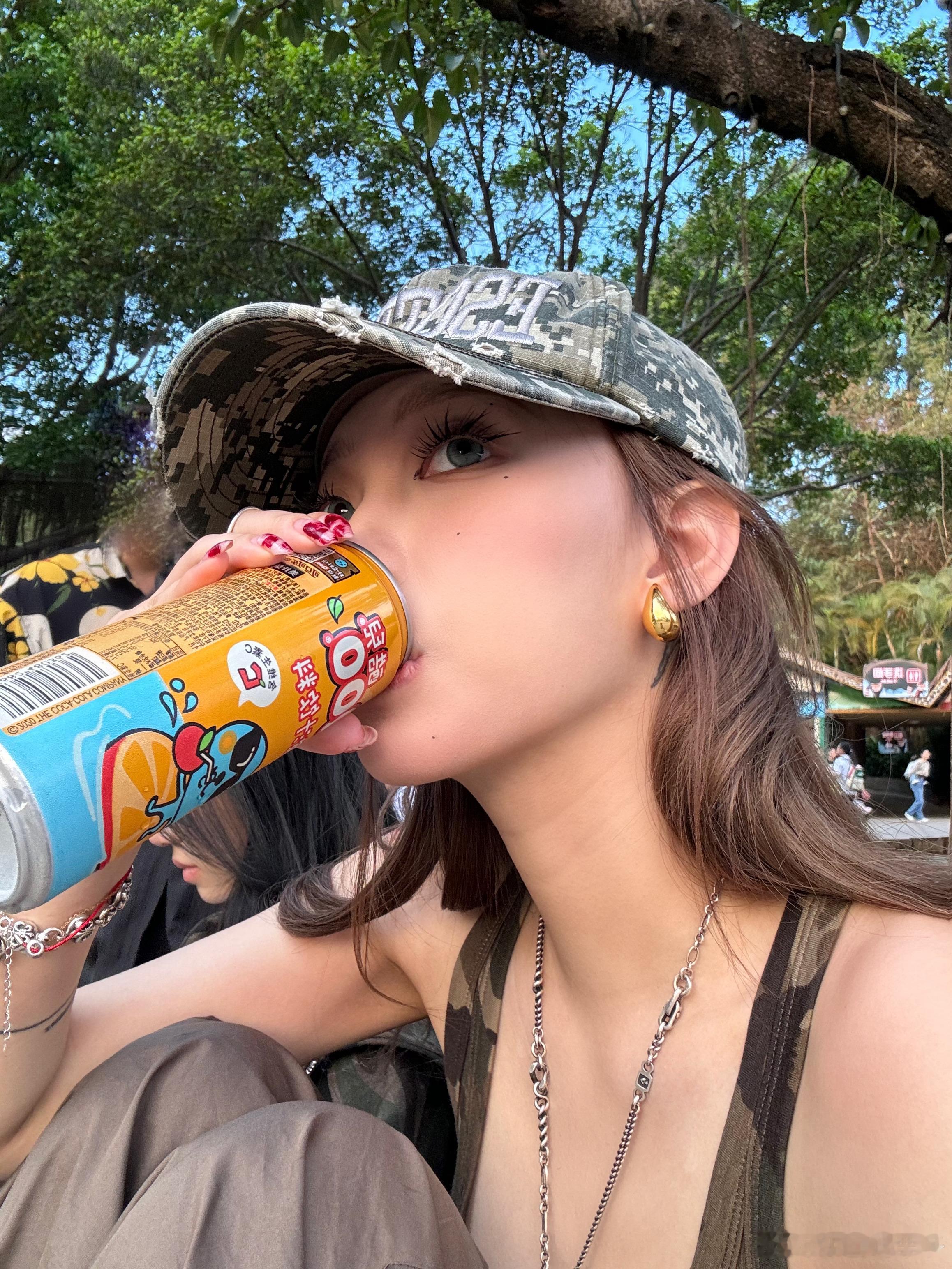 附赠两张焦焦美照。 ​​​