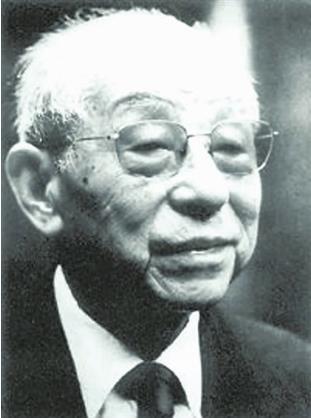 张学良放到现在，相当于什么级别？他的权力大到你无法想象。

张学良27岁接班，统