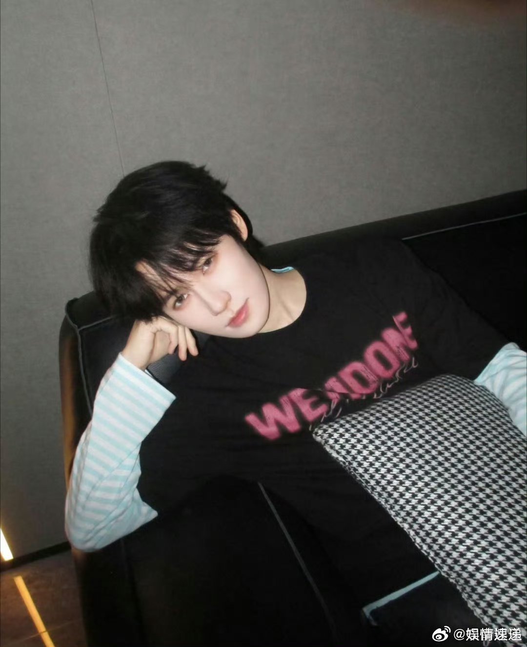 张真源青岛路透明白了 