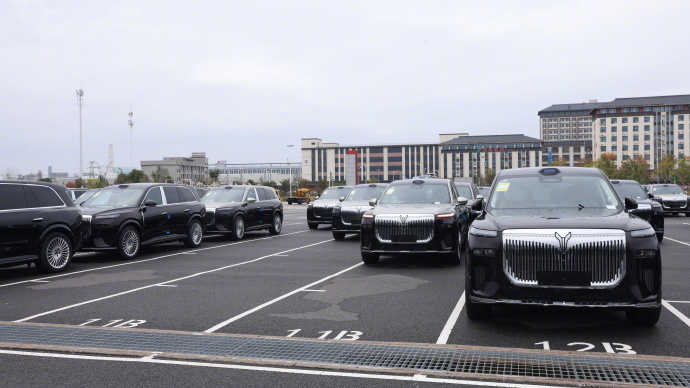 11月11日，新能源“造车国家队”旗舰SUV岚图泰山开启全国发运，首批车辆将陆续