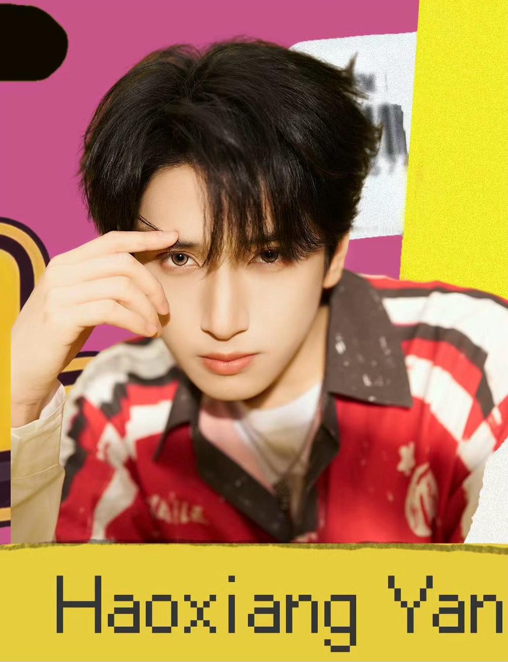 严浩翔别以为扭过来就没摄像头了完全爱豆圣体啊，这个严浩翔帅的太过了… ​​​