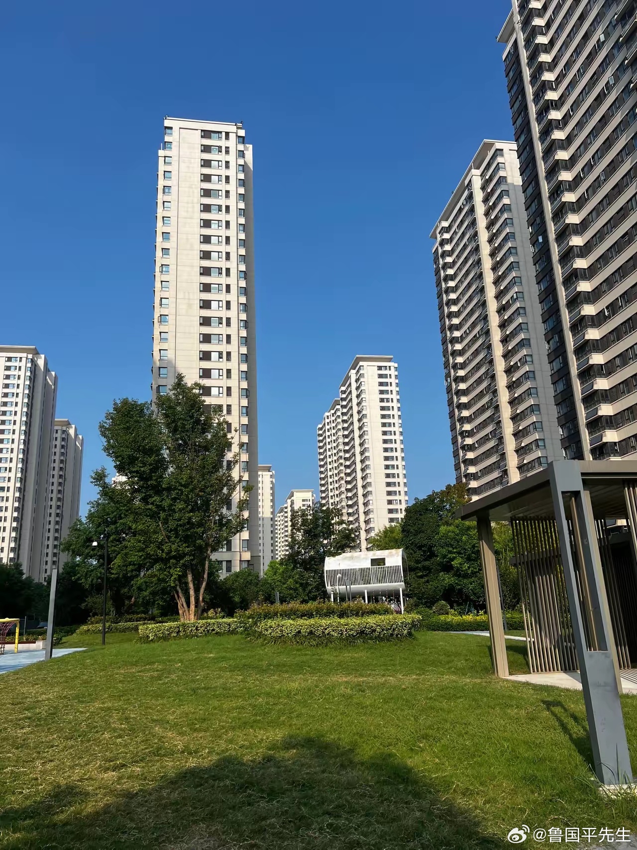 国家出手了，房子你买不买，30个万万没想到：1. 第一：没想到，降首付你不买。2