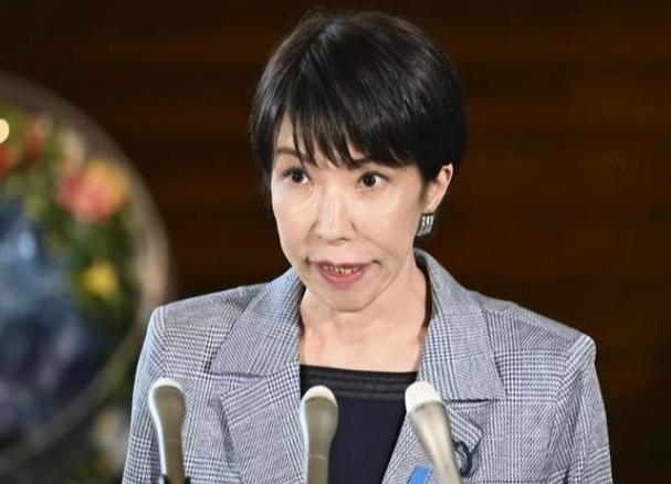 日本首相高市早苗上任还没满一年，麻烦就找上门了。

6月22日，日本神户学院大学