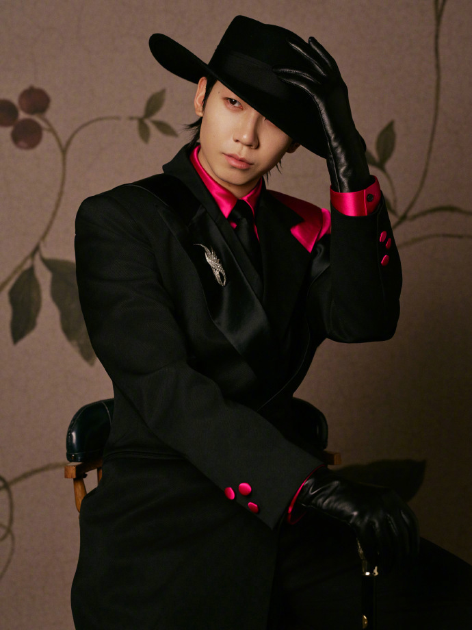 白举纲真不考虑出cos吗 论cos潜力，白举纲必须有姓名！敢闯敢试不被定义，这适