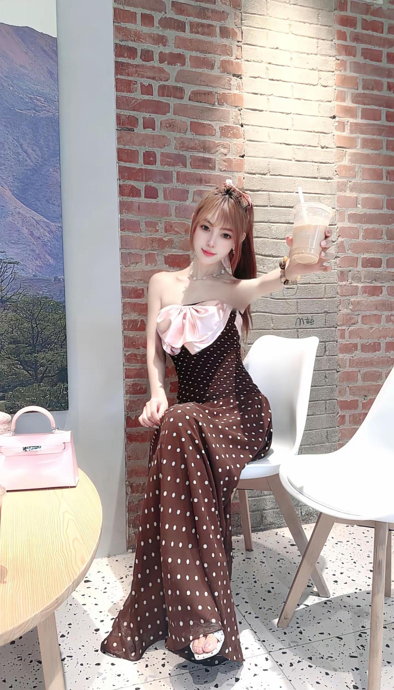 生活慌慌张张 需要一些懒懒散散. ☕️卸下重担轻松破局 服装搭配 服装博主的日常