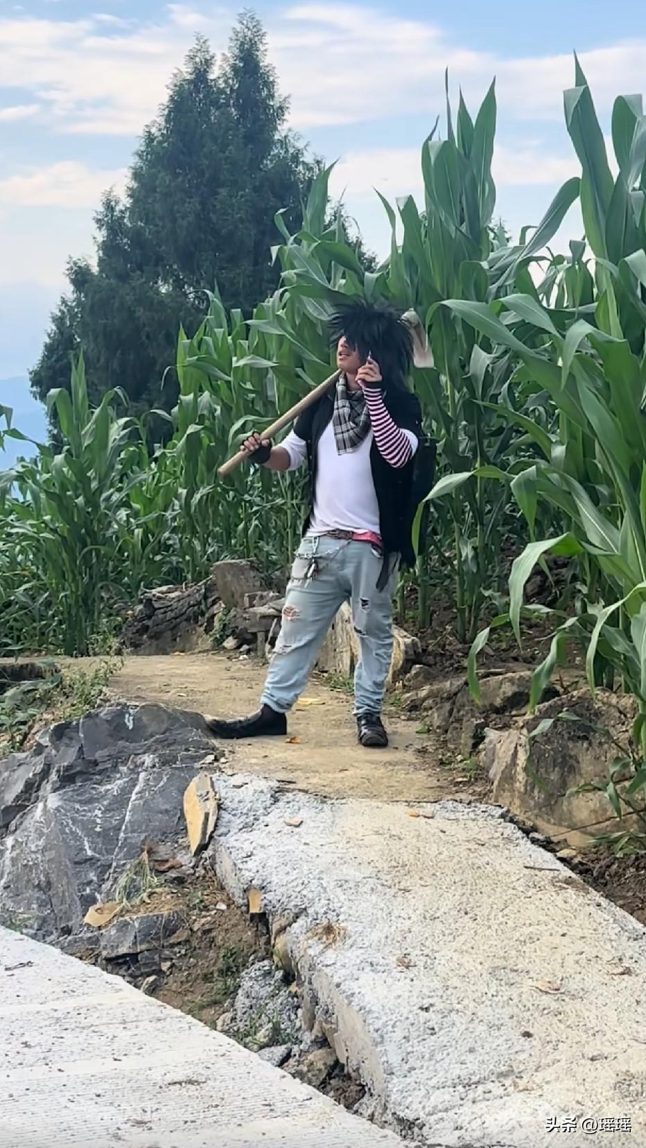 好像我初恋[捂脸] 幸好和他分手了 要不然丢死人了