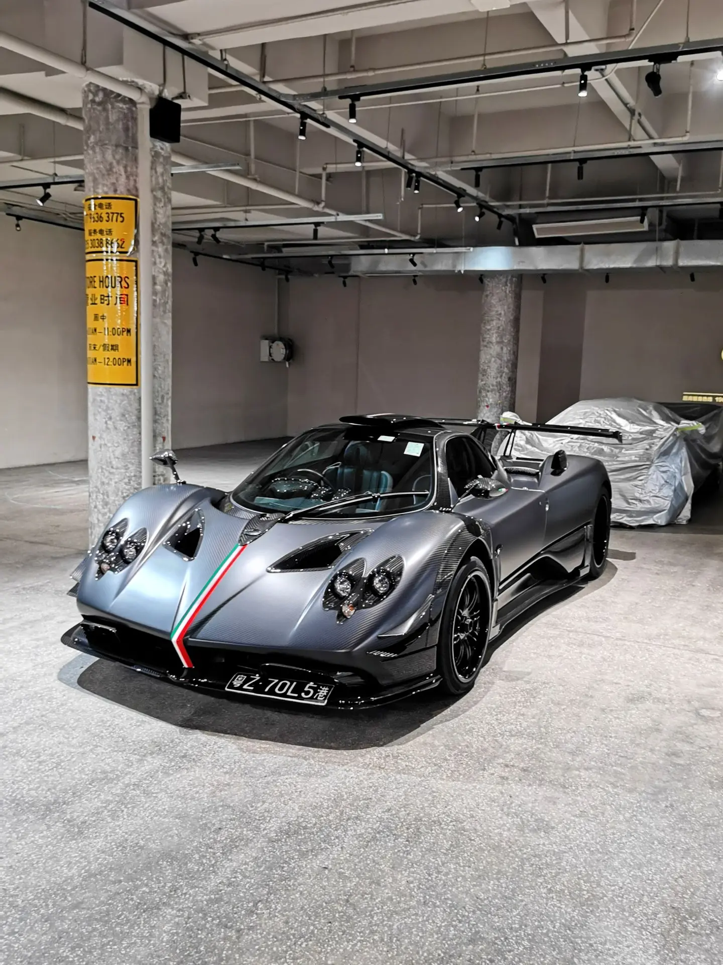 深夜偶遇价值八千万的zonda Absolute EVO
