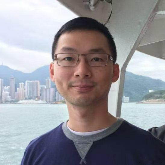 这些移民美国的华男  简直被美国当狗对待。太你妈恐怖了被美国装了隐藏摄像头 全方