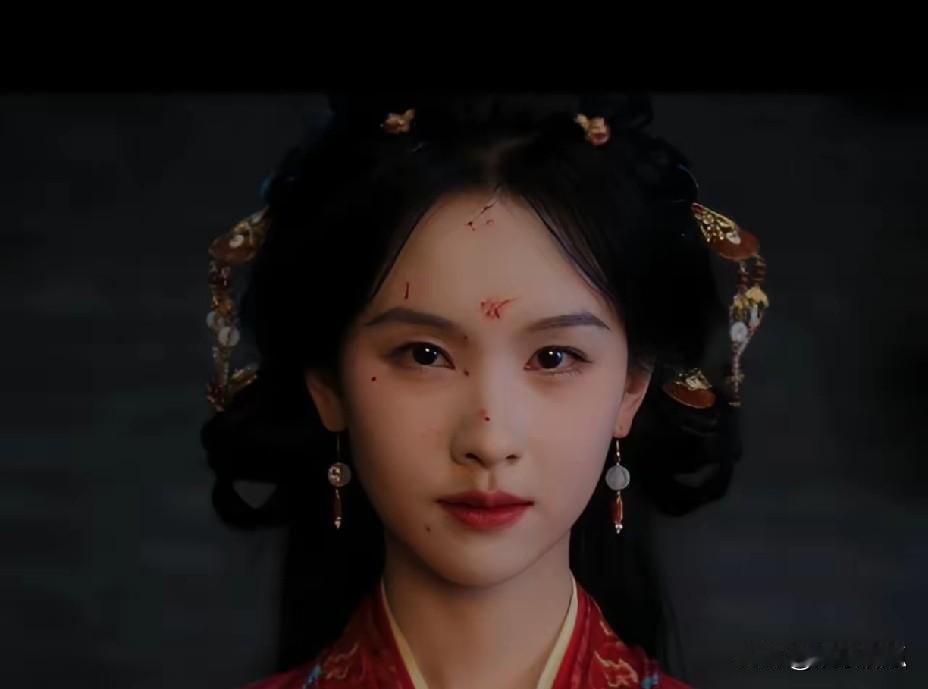 真没想到，内娱出了个“理工科”演员！
陈都灵为了演好《翘楚》里的将门嫡女，死磕骑