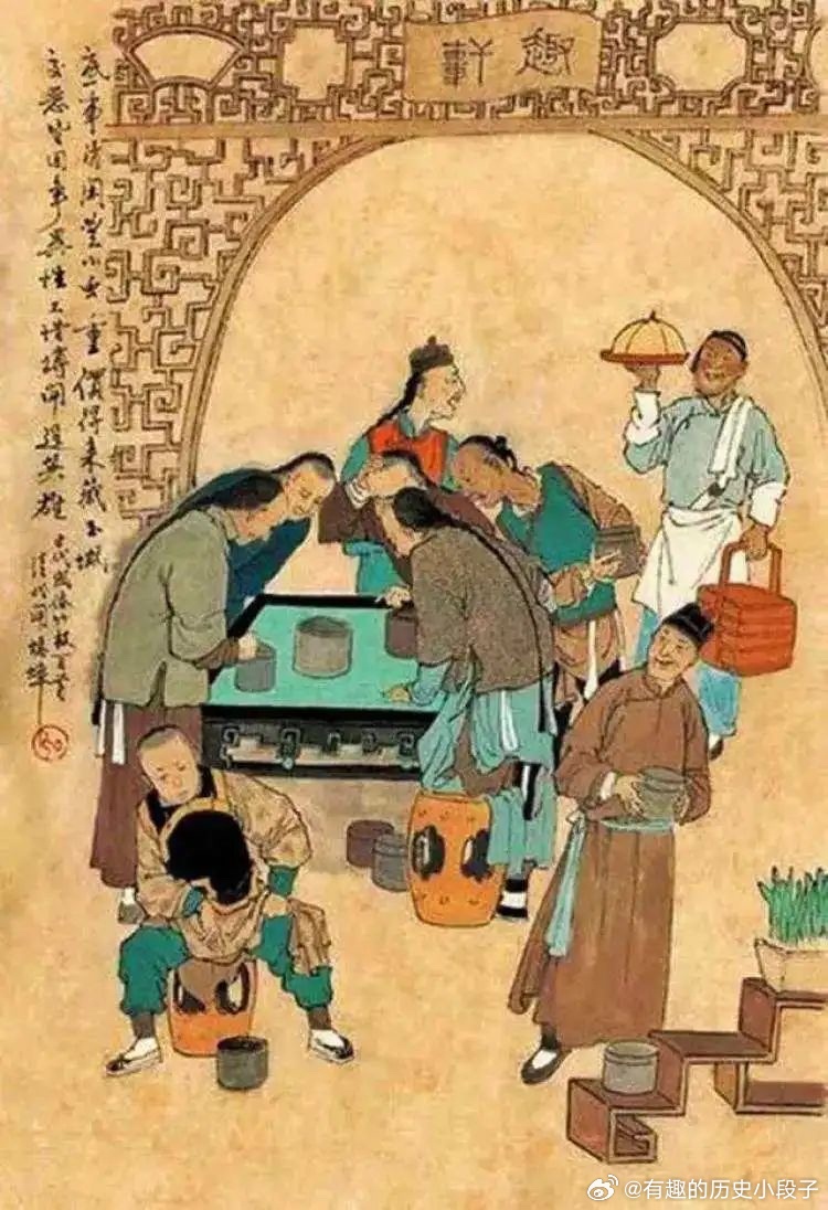 斗蛐蛐古称“促织之戏”，唐宋起流传，明清达鼎盛，据古籍《帝京景物略》载“七月始斗