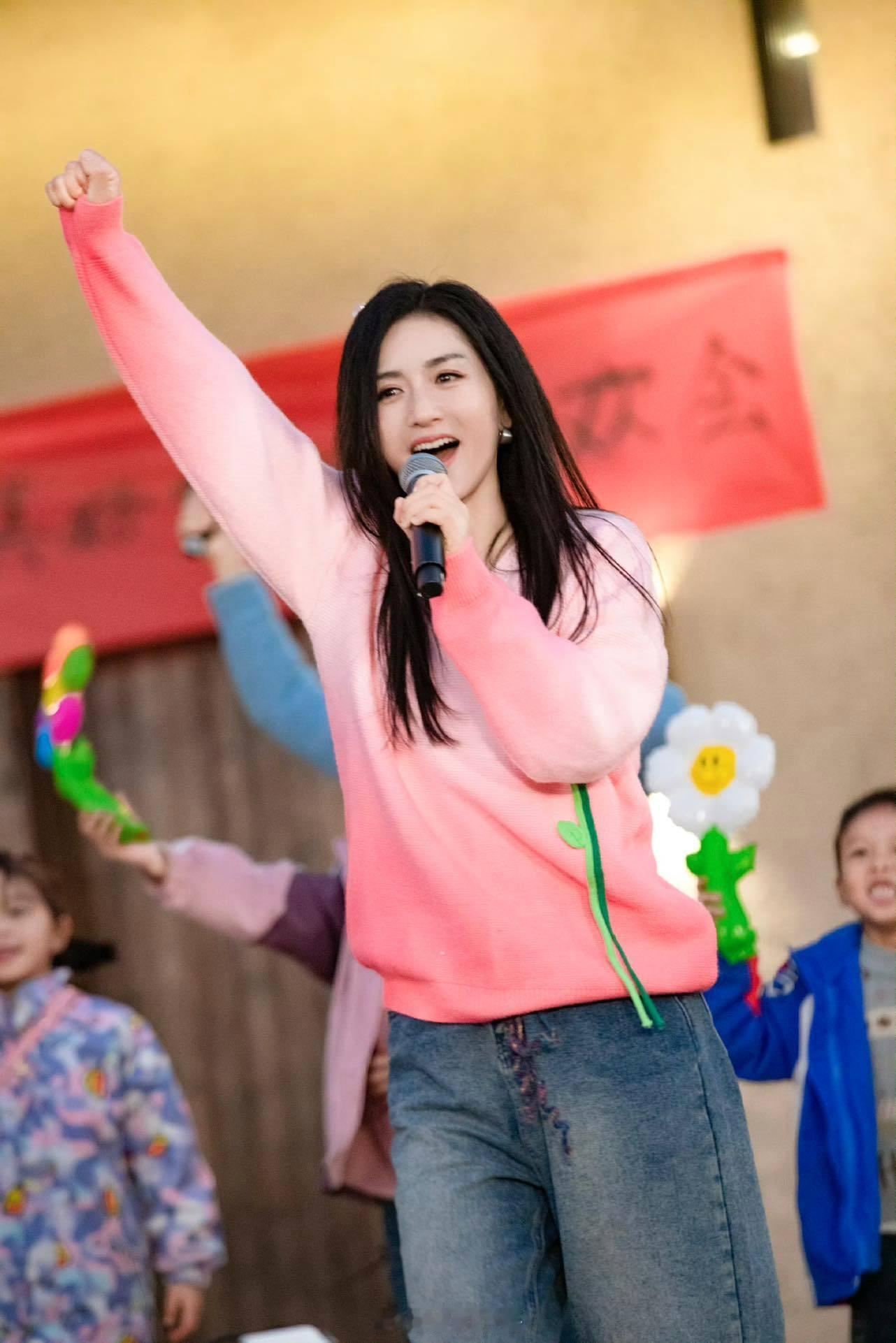 谢娜王鹤棣加盟疯狂好六夜 天呐！谢娜和王鹤棣要一起亮相啦！娜姐的搞怪和棣棣的青春