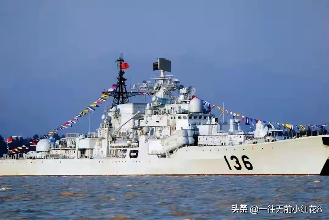 1. 俄方热议中国004航母 俄网友对中国航母态度转变：俄罗斯网友对中国航母从俯