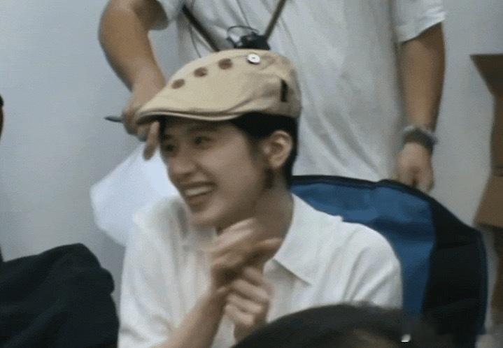 你们觉得张婧仪有没有潜质能做现偶top第一人？ 