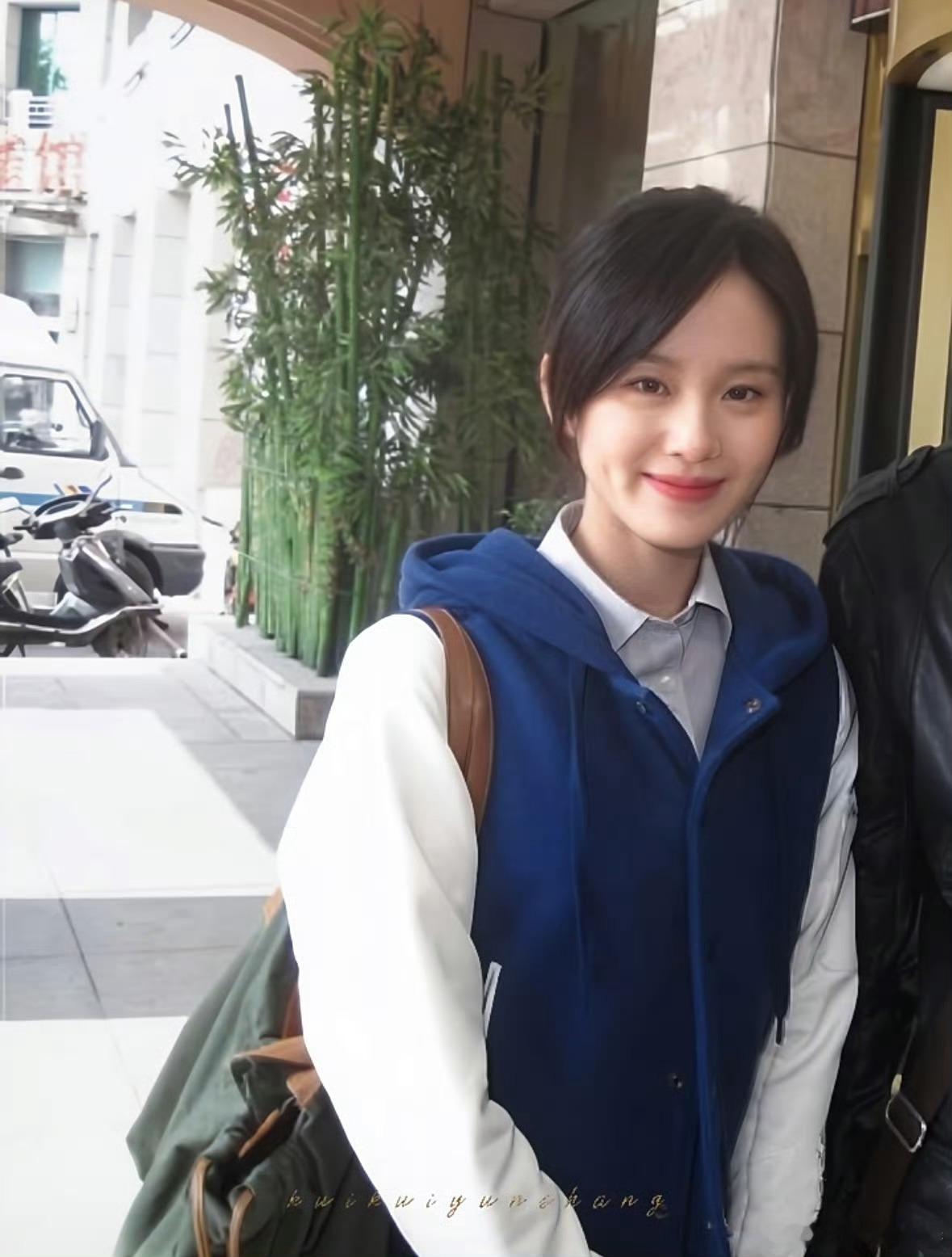 好青涩的诗诗 ​​​