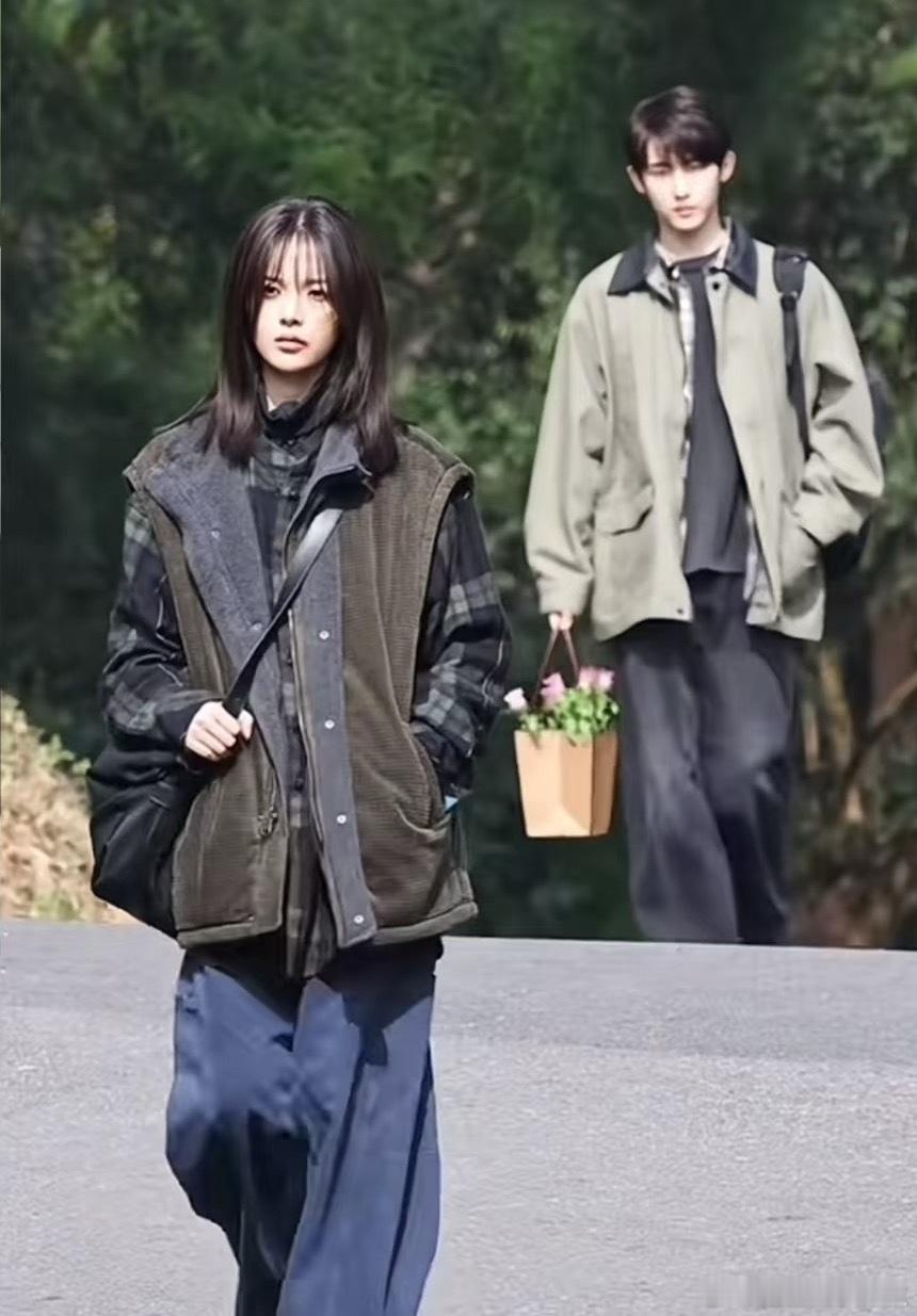 这种厌世感居然被她演出来了，野草的感觉…… 