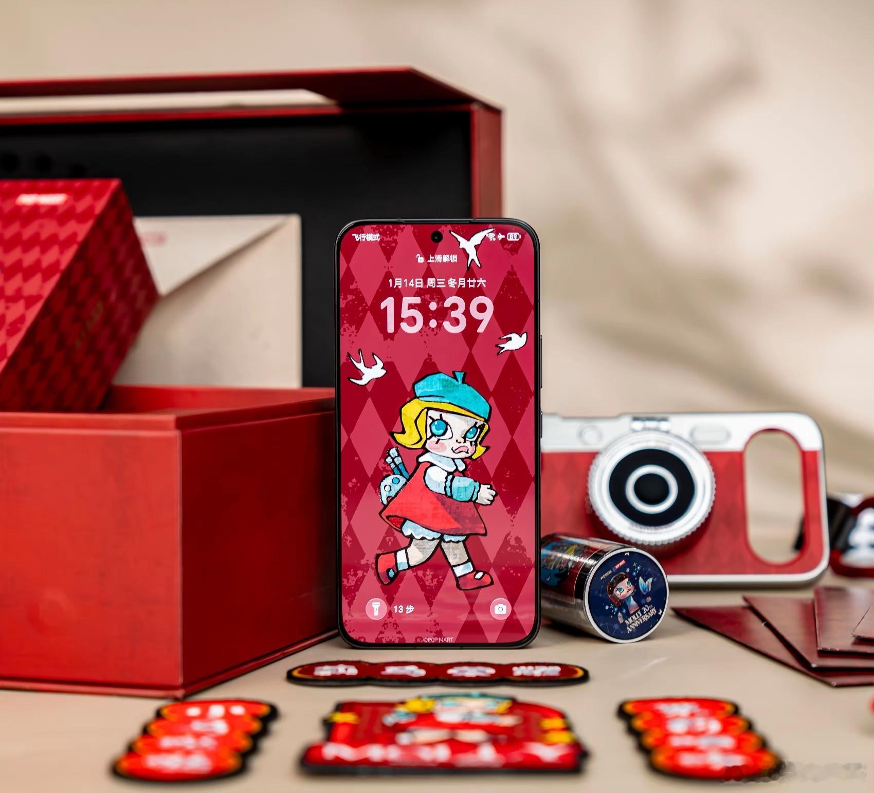 还得是咱耀子，荣耀和泡泡玛特联名打造的MOLLY20周年限量版荣耀500，谁看了