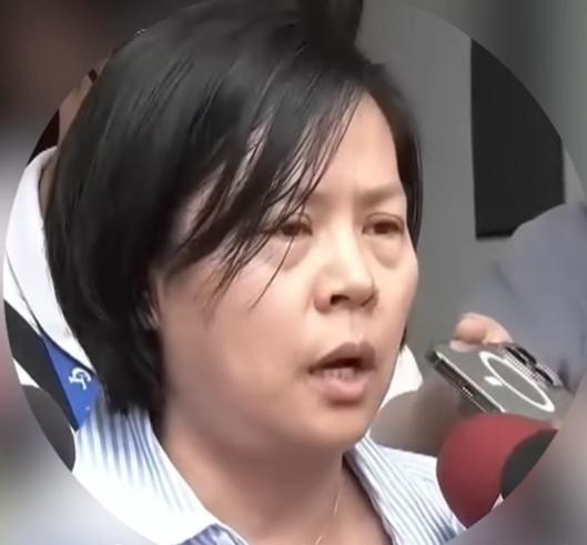 民众党籍陆配“民意代表”李贞秀闯了大祸，她在网络直播中痛斥民进党对他的不公平待遇