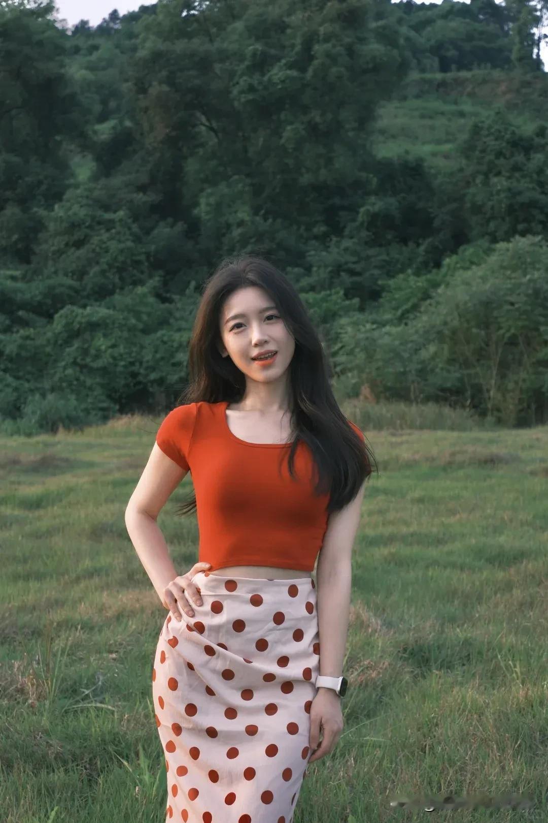 大片绿色的草地～