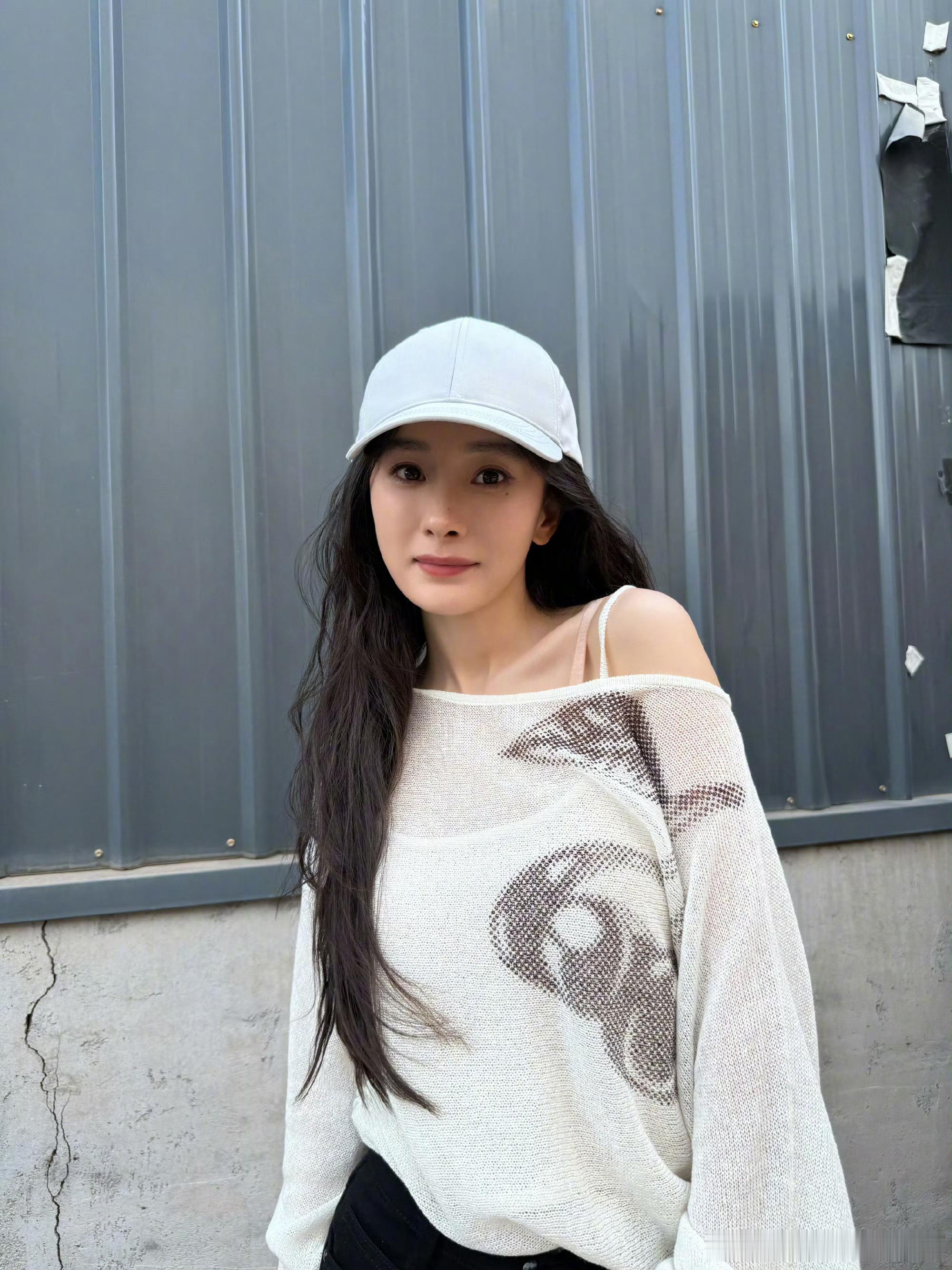 曝杨幂金鹰奖掉提有瓜主爆料：杨幂金鹰奖最佳女主角掉提 生万物真的很好 努力 奋进