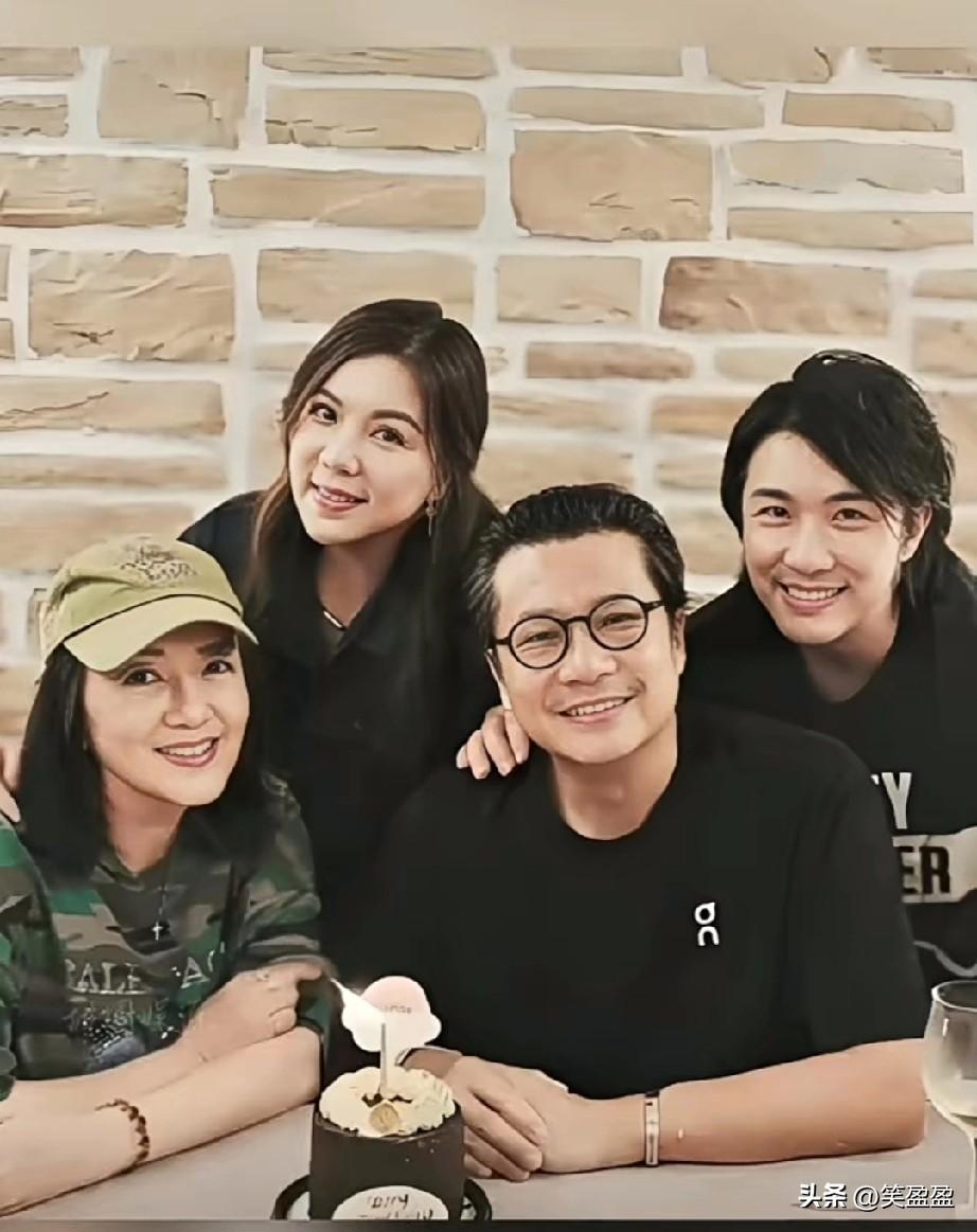 TVB“反派专业户”郑子诚与妻子刘倩怡因电台节目结缘，刘倩怡因《鉴证实录》中何咏