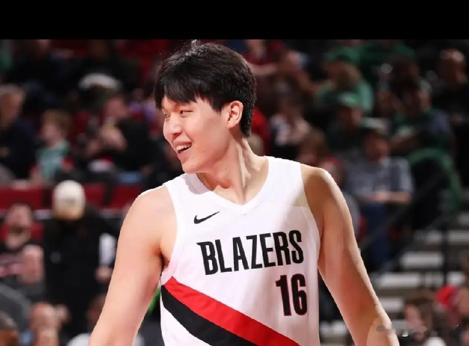 绝杀不代表完美！日媒冷静点评男篮险胜，点破光鲜胜利下的隐患
 
 
伴随着杨瀚森