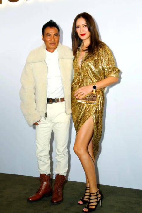 任达华当年铁了心丁克，和琦琦潇洒满世界飞，结果2006年琦琦意外怀孕，他当场怂了