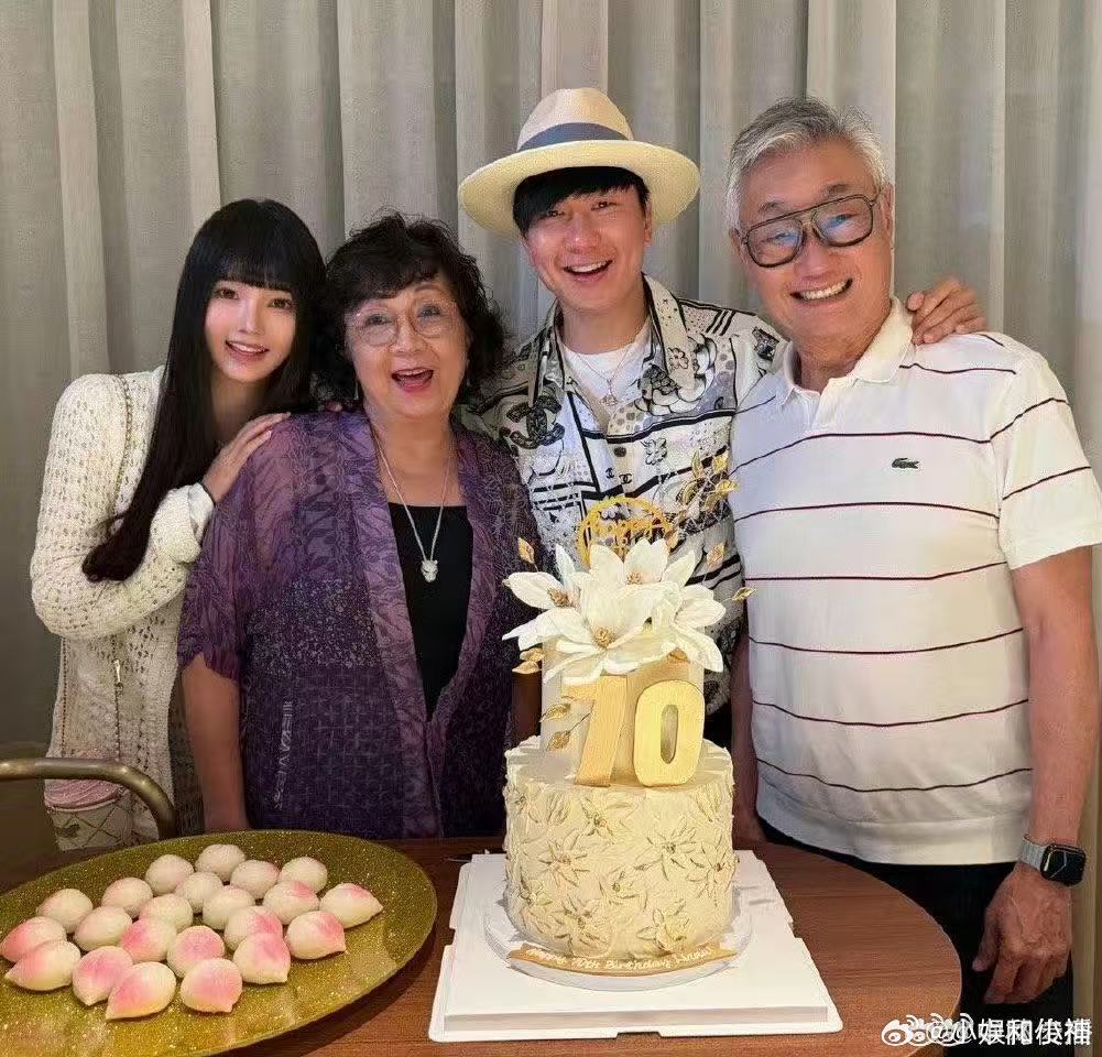 林俊杰妈妈为大嫂发声林俊杰妈妈从未说过喜欢七七一直被传“偏爱”的林俊杰妈妈，原来