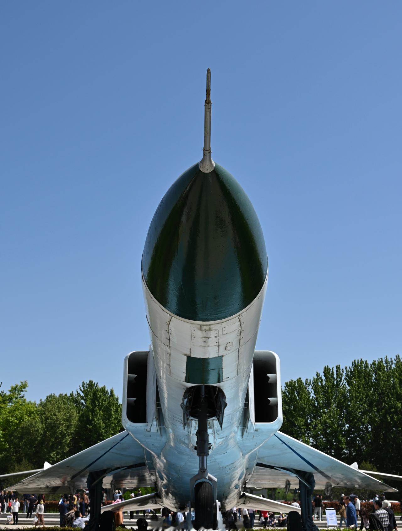 某种九十年代末杂志封底图
空中蔡国庆这一块[捂嘴哭] ​​​