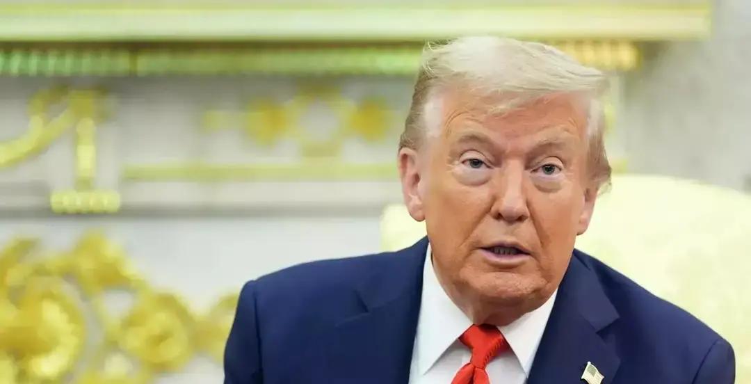 美国总统特朗普表示，停止军事行动并放弃对基辅的新领土要求，是美国和平计划下俄罗斯