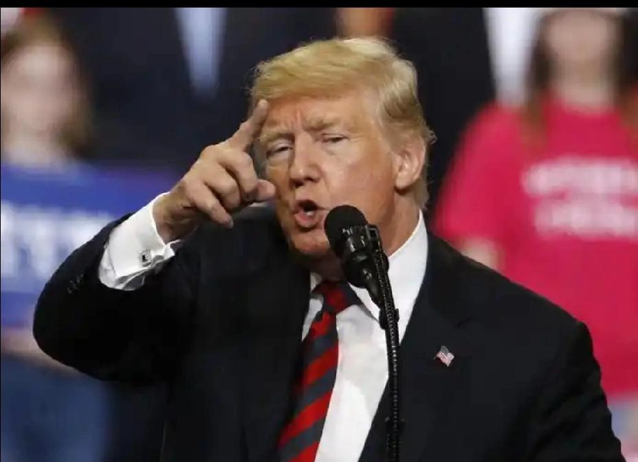 特朗普不装了！
估计最近这段时间美国内部的示威游行，让特朗普感受到了巨大的危机，