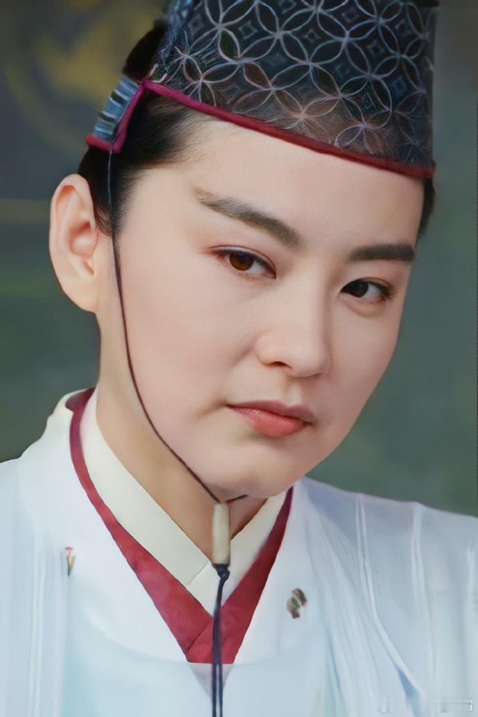 林青霞遇上巩俐,谁更漂亮? 
林青霞和巩俐，那可都是华语影坛闪闪发光的传奇美人，