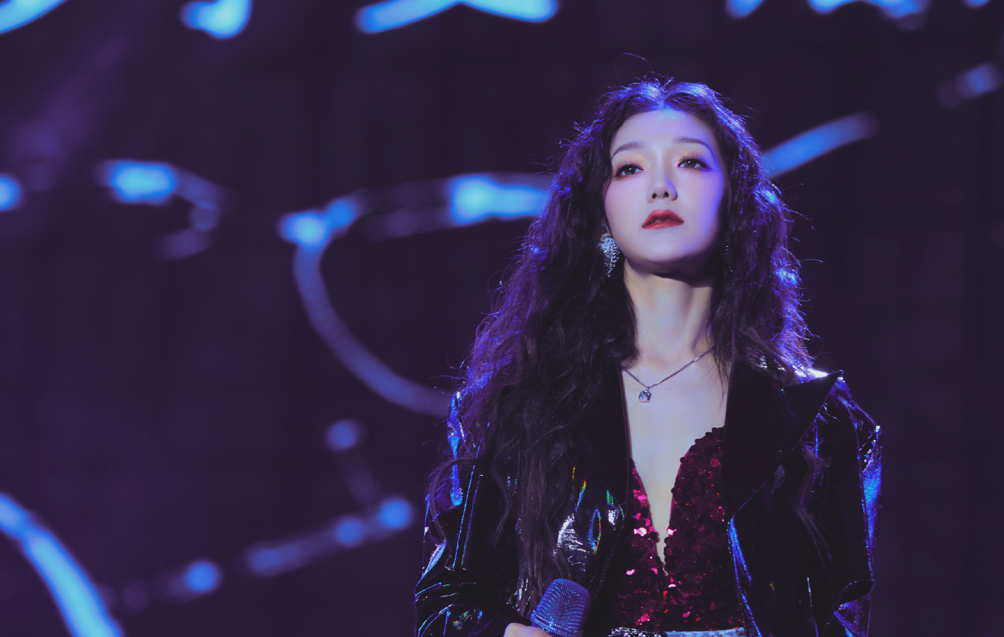 Goodnight🌃，做个好梦希林娜依高现场live实力太强了[微风]希林娜依