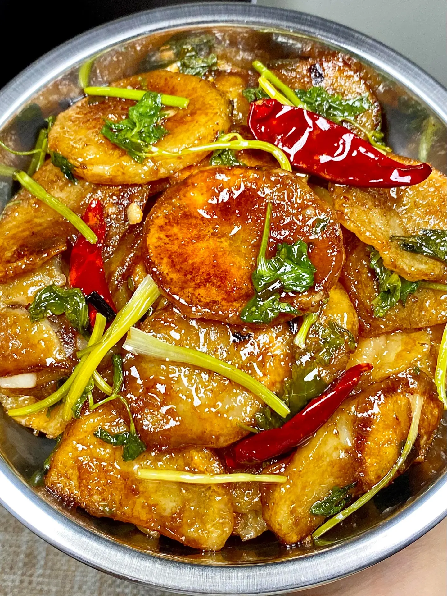 赶快去做这个土豆吧！。拿肉都不换的干锅士豆片，真的第一口就把我惊艳到 ...