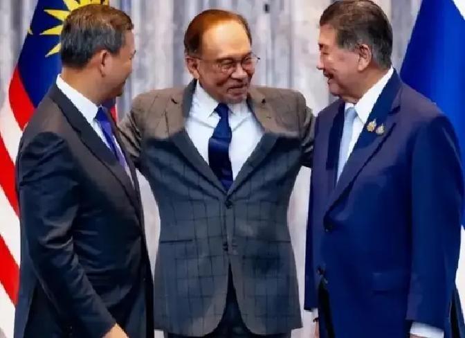 快讯！
 
美国突然宣布了
 
今年六月在平壤，朝鲜和俄罗斯签下新的合作安排，今