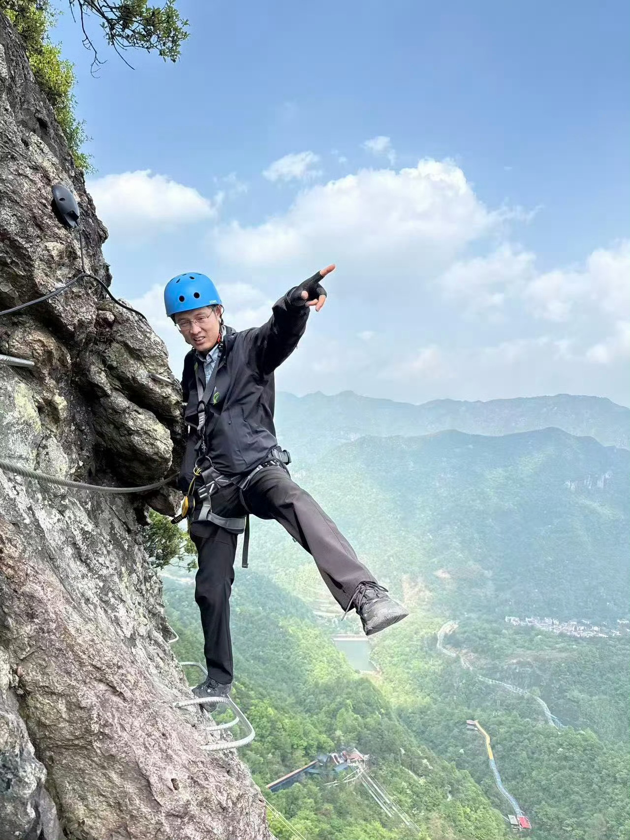 飞拉达各方内心OS——玩家:没事，老板敢建，就不会死人。老板:没事，他敢来就不怕