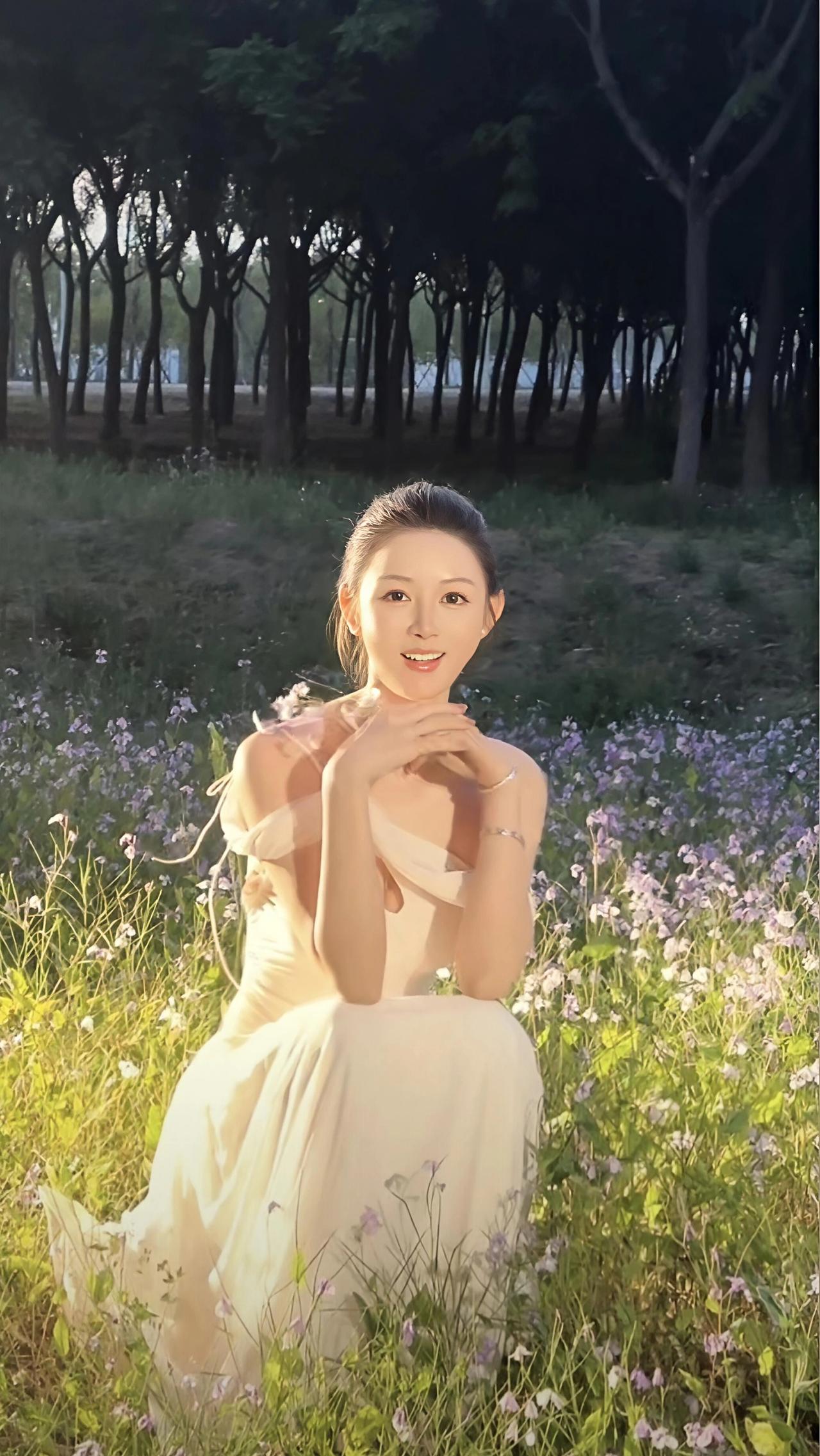 @敏敏💫 @小敏～ 
仙女 美女 穿搭 气质这一块拿捏死死的