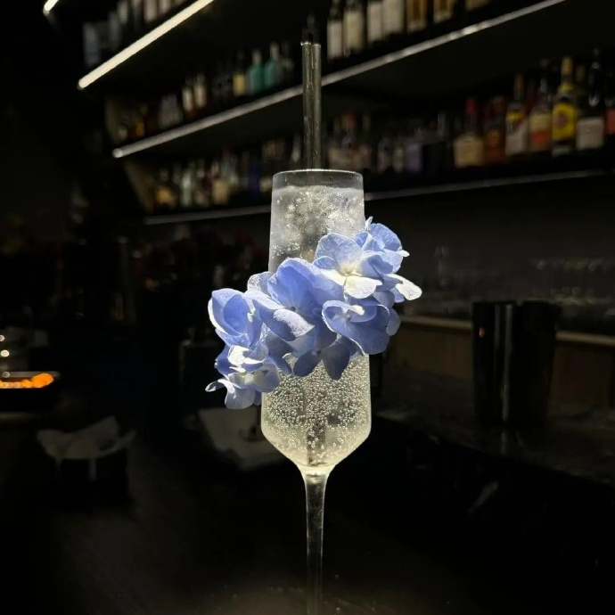 🧩˖ Ⓛⓘⓕⓔ ❤︎𝄢۫“我喜欢给我昂贵东西的人   比如 时间 尊重 支持