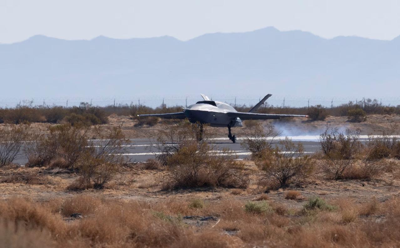 爱德华兹空军基地试飞中心发布YFQ-42A忠诚僚机（CCA）试飞画面。

和我国