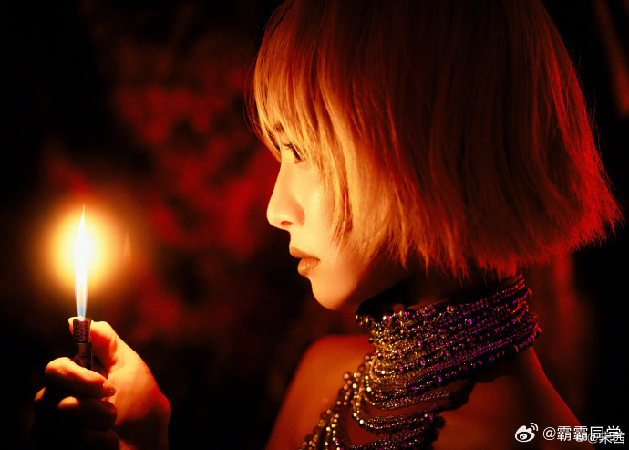 宋茜屋顶着火烧到我心里了真的会被宋茜的舞台实力折服，屋顶着火每一个舞步都踩在心上